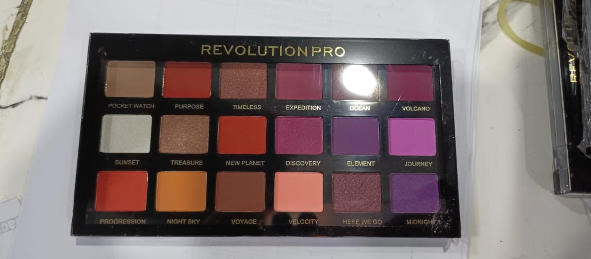 Revolution Pro Eyeshadow Palette 18 Shades