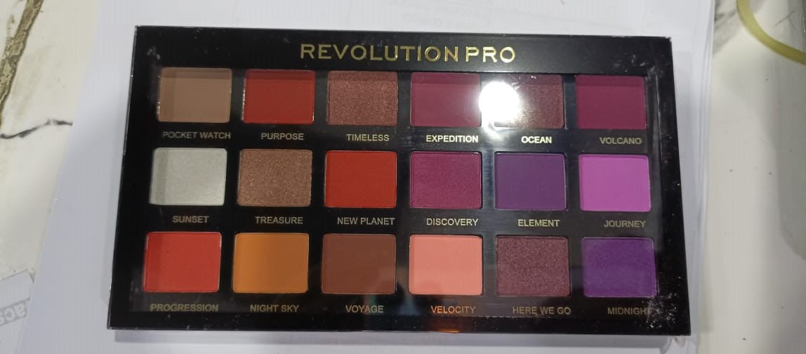 Revolution Pro Eyeshadow Palette 18 Shades
