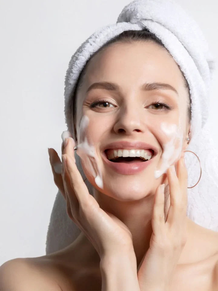 GOLDEN PEARL WHITENING SOAP (FOR ACNE & OILY SKIN)